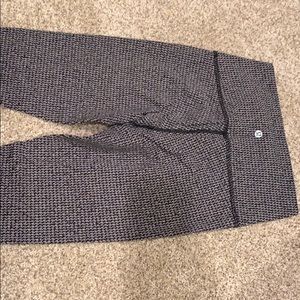 Black and white Lululemon Wunder Under pants